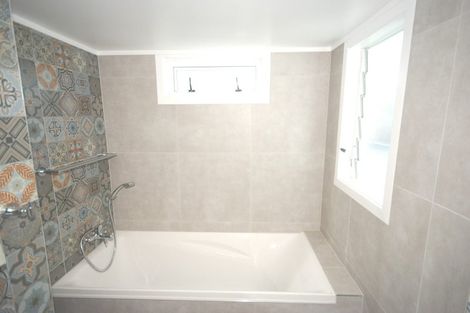 Photo of property in 1/46 College Road, Northcote, Auckland, 0627