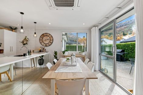 Photo of property in 2 Alluvial Court, Arthurs Point, Queenstown, 9371