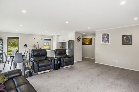 Photo of property in 12 Enereta Road, Otaki, 5512