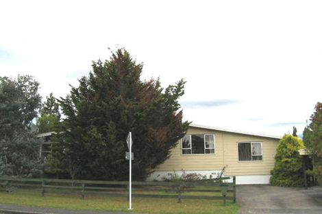 Photo of property in 67 Butterworth Drive, Kelston, Auckland, 0602