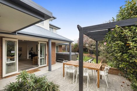 Photo of property in 1 Oaktree Lane, Bishopdale, Christchurch, 8053