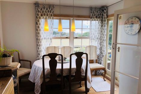 Photo of property in 17a Scott Road, Stanmore Bay, Whangaparaoa, 0932