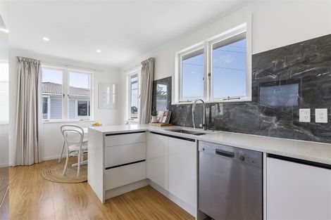 Photo of property in 42 Ellis Avenue, Mount Roskill, Auckland, 1041