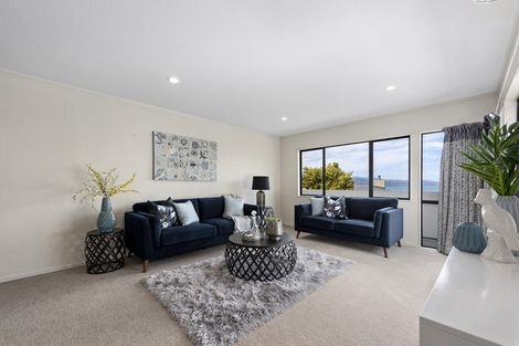Photo of property in 72 Dowse Drive, Maungaraki, Lower Hutt, 5010