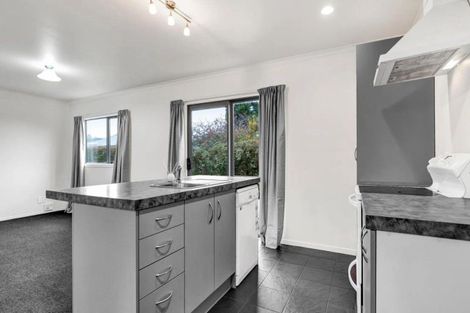 Photo of property in 15b Queens Road, Glen Avon, New Plymouth, 4312