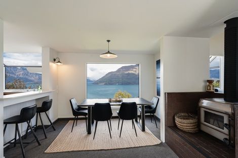 Photo of property in 67 Wynyard Crescent, Fernhill, Queenstown, 9300