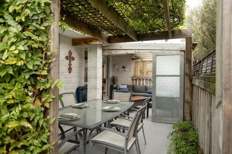 Photo of property in 3 Taioma Close, Papamoa, 3118