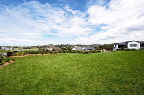 Photo of property in 9 Ridgelea Road, Long Bay, Albany, 0792