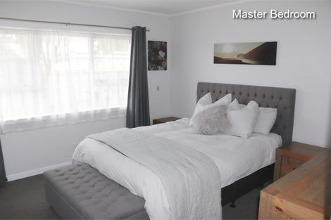 Photo of property in 107 Oreil Avenue, West Harbour, Auckland, 0618