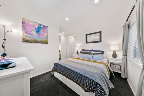 Photo of property in 84 Shaw Road, Oratia, Auckland, 0604