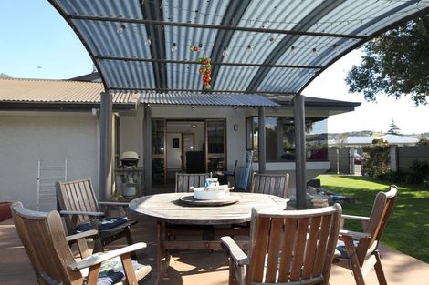 Photo of property in 28 Chester Street, Taradale, Napier, 4112