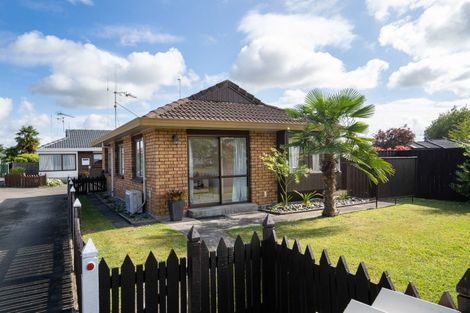 Photo of property in 2/64 Hamilton Road, Cambridge, 3434