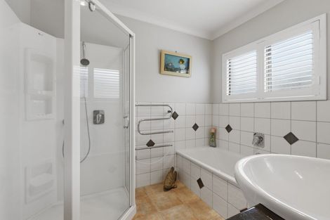 Photo of property in 110 Reynolds Road, Pukekohe, 2120