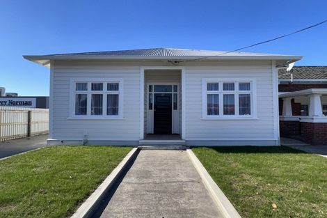 Photo of property in 27-29 Andrew Young Street, Palmerston North, 4410