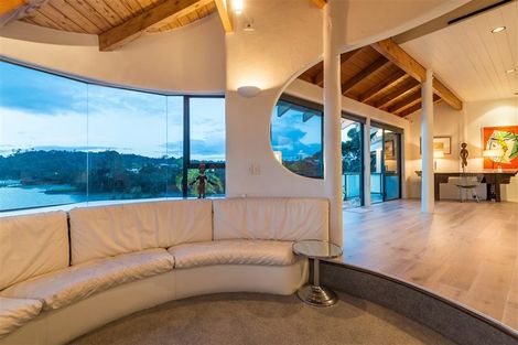 Photo of property in 105 Aeroview Drive, Beach Haven, Auckland, 0626