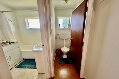 Photo of property in 4/318 Te Atatu Road, Te Atatu South, Auckland, 0610