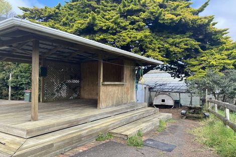 Photo of property in 121 Chamberlain Road, Massey, Auckland, 0614