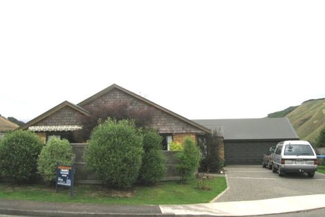 Photo of property in 5 Shotover Grove, Waikanae, 5036