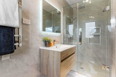 Photo of property in 7b Kotahi Road, Mount Wellington, Auckland, 1062