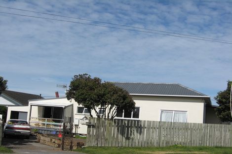 Photo of property in 4 Morgan Street, Castlecliff, Whanganui, 4501