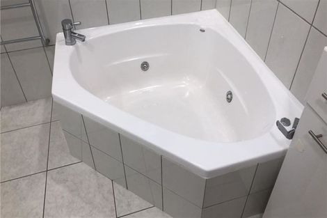 Photo of property in 10 Yeoman Place, Howick, Auckland, 2014