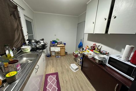 Photo of property in 2 Paton Avenue, Te Atatu South, Auckland, 0610