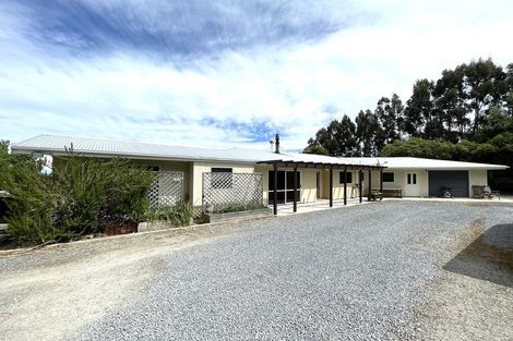 Photo of property in 205 Sunflower Road, Balclutha, 9274