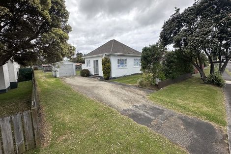 Photo of property in 36 Polson Street, Castlecliff, Whanganui, 4501