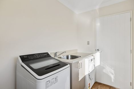 Photo of property in 55 Overbury Crescent, Rolleston, 7614