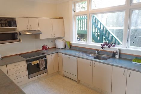 Photo of property in 18 Queens Drive, Kilbirnie, Wellington, 6022