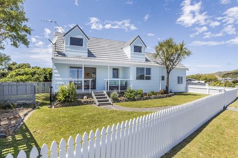 Photo of property in 35 James Cook Drive, Whitby, Porirua, 5024