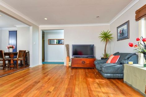 Photo of property in 1/8 Alexander Avenue, Torbay, Auckland, 0630