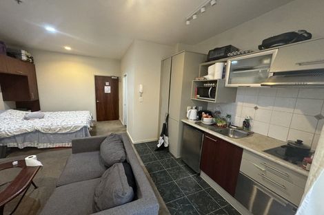 Photo of property in Atrium Towers, 4h/154 The Terrace, Wellington Central, Wellington, 6011