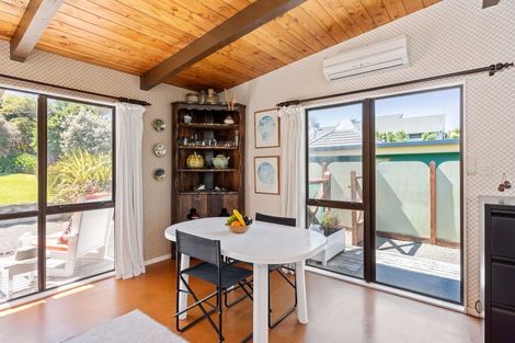Photo of property in 175 Tutere Street, Waikanae Beach, Waikanae, 5036