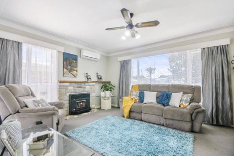 Photo of property in 20 Peachgrove Road, Te Atatu Peninsula, Auckland, 0610