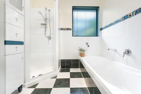 Photo of property in 27 Roy Maloney Drive, Henderson, Auckland, 0612