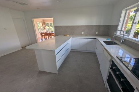 Photo of property in 30 Kervil Avenue, Te Atatu Peninsula, Auckland, 0610