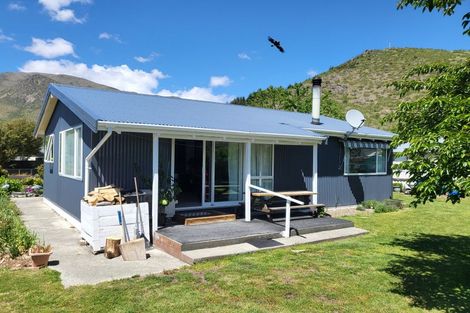 Photo of property in 2 Keene Place, Omarama, 9412