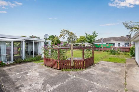 Photo of property in 15 Carlisle Street, Levin, 5510