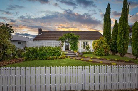 Photo of property in 44 Dowling Grove, Silverstream, Upper Hutt, 5019