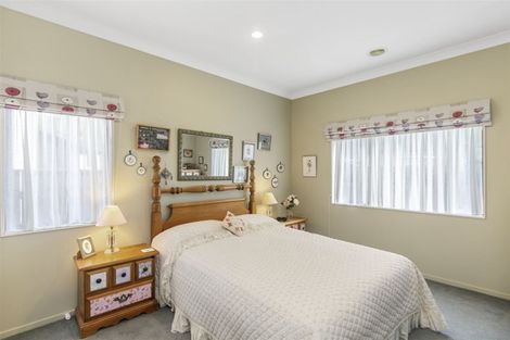 Photo of property in 73 Amesbury Drive, Churton Park, Wellington, 6037