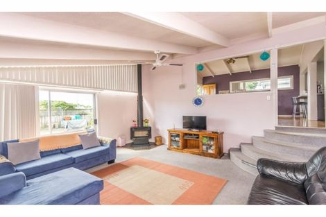 Photo of property in 7 Clayburn Road, Glen Eden, Auckland, 0602