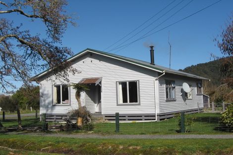 Photo of property in 24 Brodie Street, Blackball, 7804