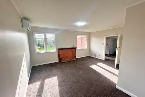 Photo of property in 52 Hutchinson Avenue, New Lynn, Auckland, 0600