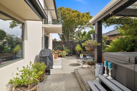 Photo of property in 2 Fadges Lane, Bryndwr, Christchurch, 8053