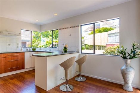 Photo of property in 2/6 Honeysuckle Lane, Mairangi Bay, Auckland, 0630