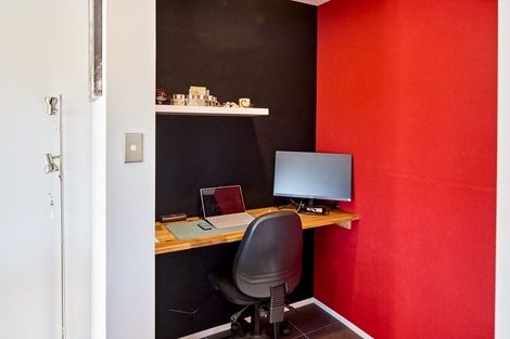 Photo of property in 92 Mana View Road, Paremata, Porirua, 5026