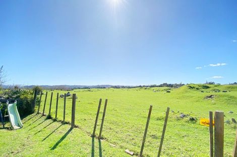 Photo of property in 9 Kiekie Road, Mangere Bridge, Auckland, 2022