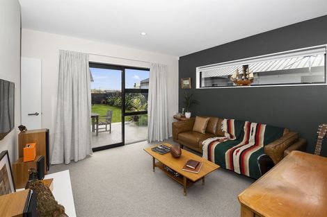 Photo of property in 2 Len Ireland Drive, Kumeu, 0810