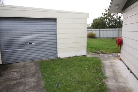 Photo of property in 27 Dunk Place, Milson, Palmerston North, 4414